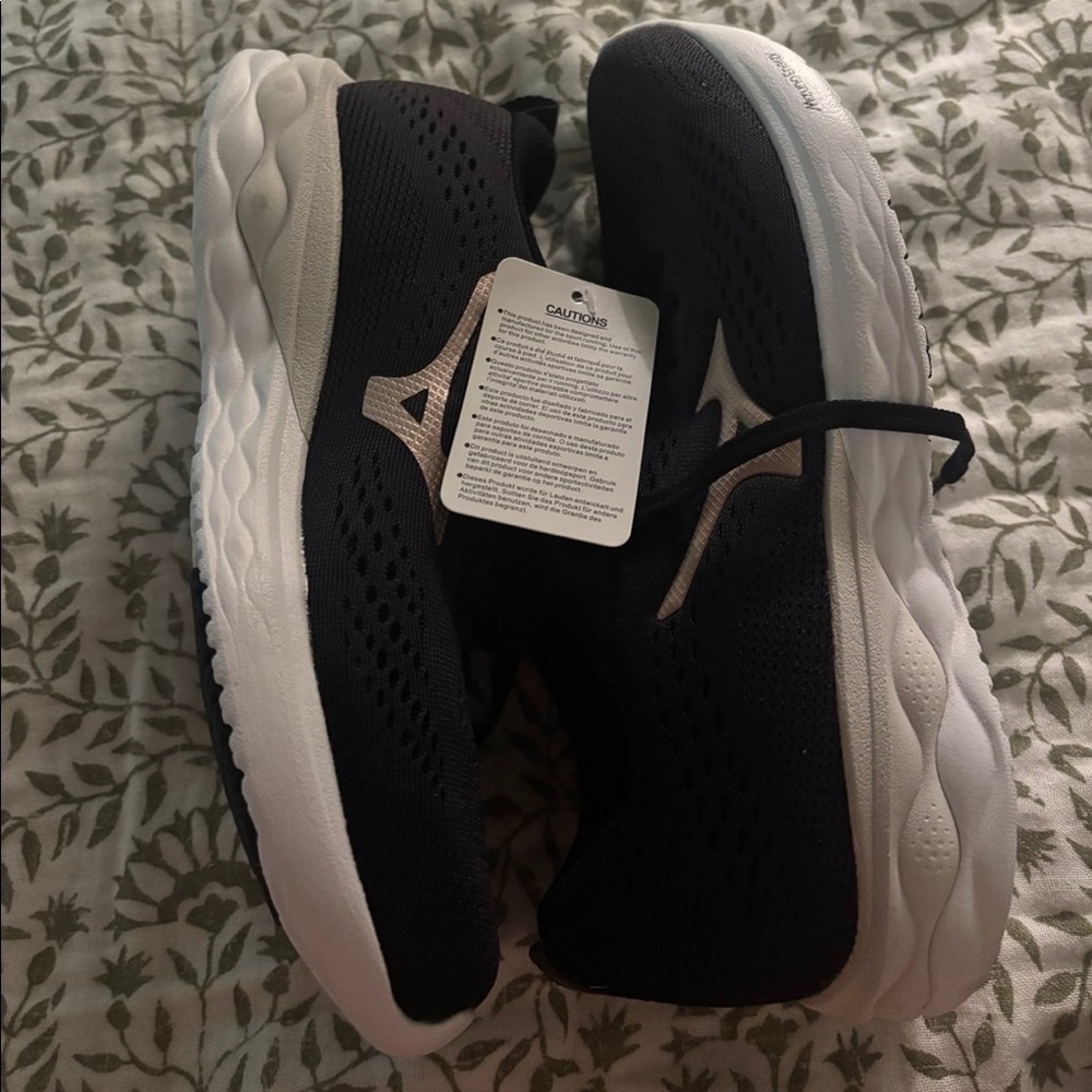 Mizuno energy shoes